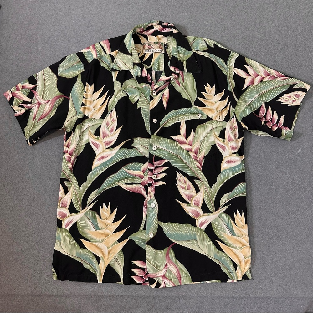 Tori Richard Black Rayon Hawaiian Shirt Mens Small